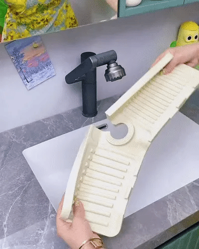 Faucet splash guard draining mat