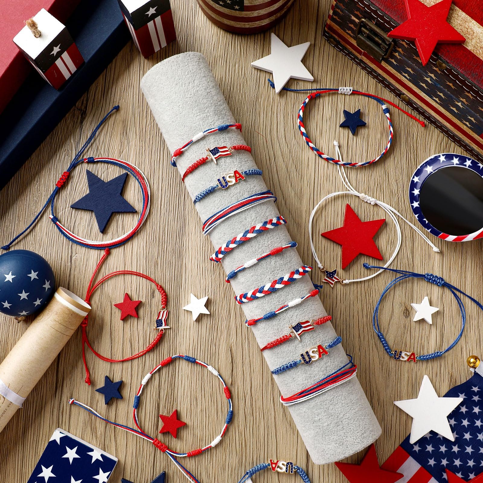 24/48 Pcs USA 250th Anniversary Flag Bracelet National Flag Independence Day Accessaries 4th of July Wristband for Women Men Teens Bulk Red White and Blue Patriotic Gifts for 4th of July American Summer Party Favors Event Parade Historical Celebration