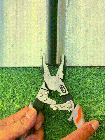 Self-locking ratchet pliers in action